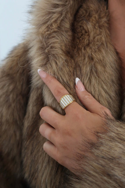 THE LARGE OCEAN RING